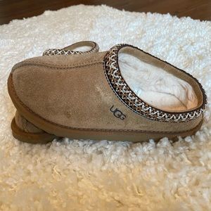 Girls UGG Slippers
